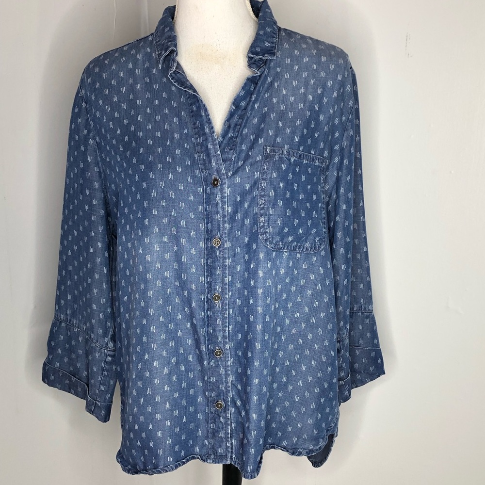 Cloth & Stone Chambray Button Front Patterned Top Shirt Size Medium Hi Low Hem